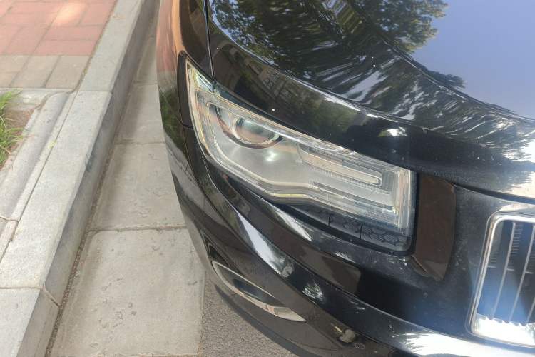 Used Jeep Grand Cherokee 2016 3.0L Comfort Navigation Edition Right Front Headlight