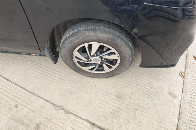 Used Nissan NV200 2013 1.6L Luxury Model China IV Standard Right Front Wheel Hub