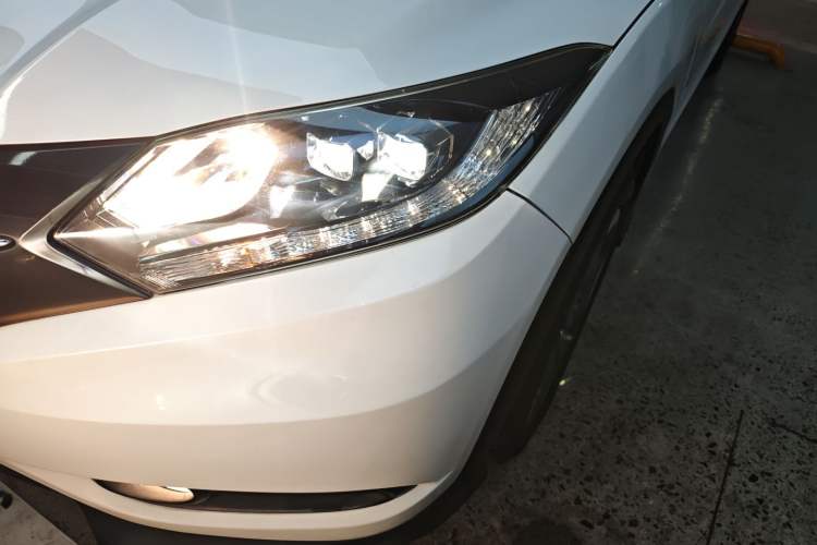 Used Honda Vezel 2015 1.8L CVT 2WD Luxury Model Left Front Headlight