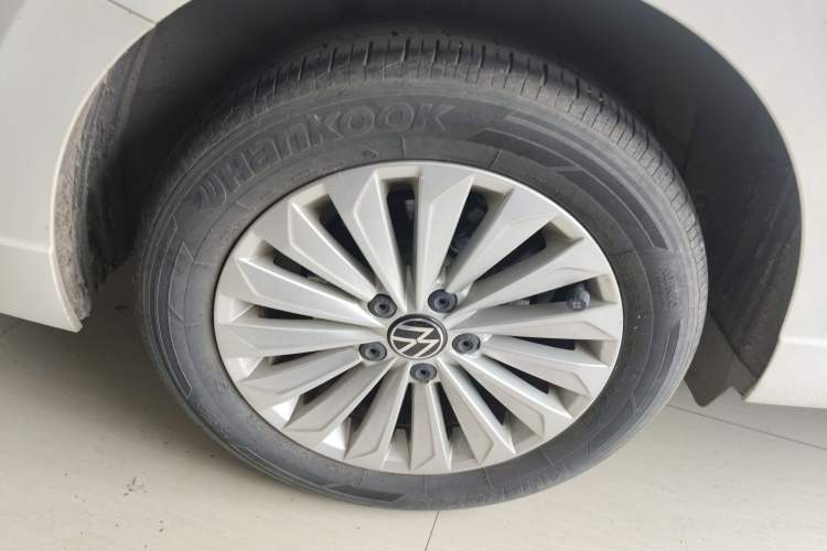 Used Volkswagen Lavida 2021 1.5L Automatic Comfort Edition Exterior 3