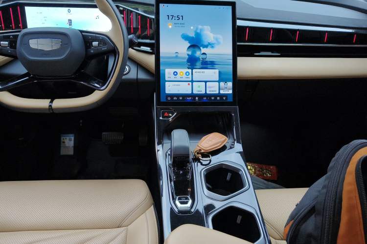 Used Geely Auto FX11 2023 1.5TD DCT Prestige Edition Audio And AC Panel