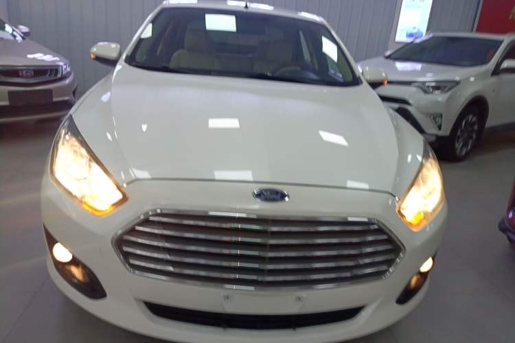 Used Ford Escort 2015 1.5L Manual Comfort Model Front