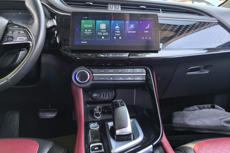 Used Dongfeng Aeolus AX7 2022 Mach Edition 1.5T DCT DF51 Audio And AC Panel