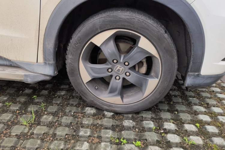 Used Honda Vezel 2017 1.8L CVT Front-Wheel Drive Pioneer Edition Right Front Wheel Hub