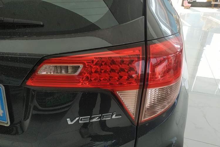 Used Honda Vezel 2015 1.5L CVT two-wheel drive Comfort trim
