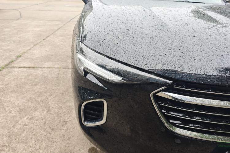 Used Buick Envision 2022 Encore S 552T Two-Wheel-Drive Luxury Model