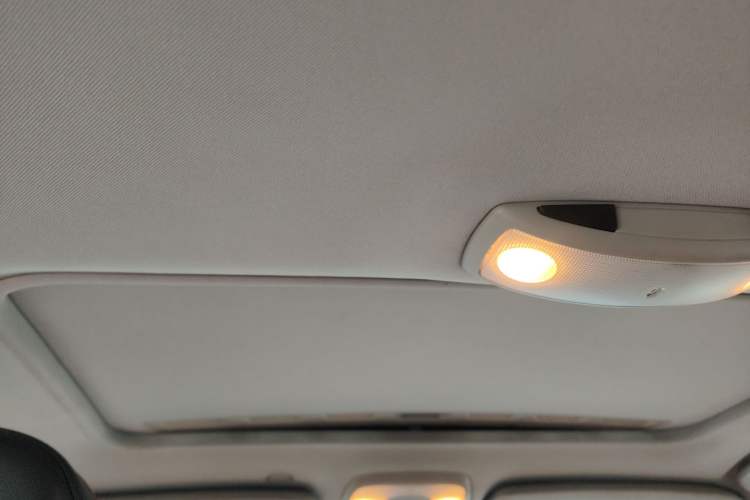 Used Volvo V60 2014 T5 Zhiya Edition
