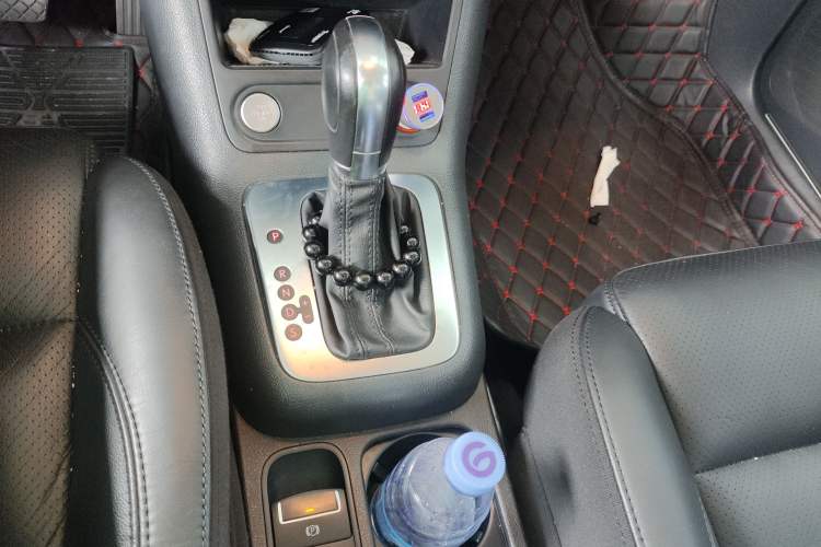 Used Volkswagen Tiguan 2015 1.8TSI Automatic Two-Wheel Drive Luxury Model Gear Lever