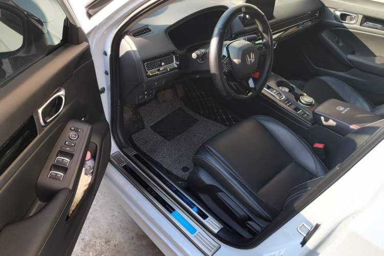 Used Honda Civic 2023 2.0L eHEV Pioneer Edition
