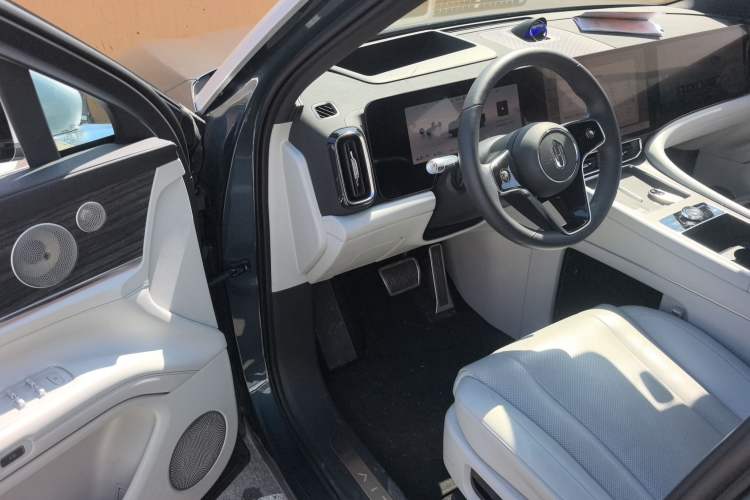 Used Hima AITO M9 2024 Range-Extended Ultra Version 42 kWh 6-Seater Model Driver Seat