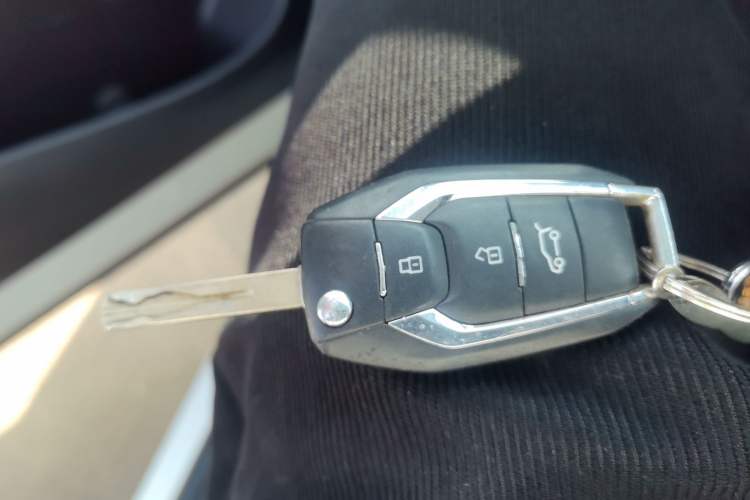 Used SAIC MAXUS G50 2022 1.5T Manual Touring A

