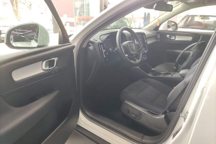 Used Volvo XC40 2022 T4 Four-Wheel Drive Smart & Stylish Edition
