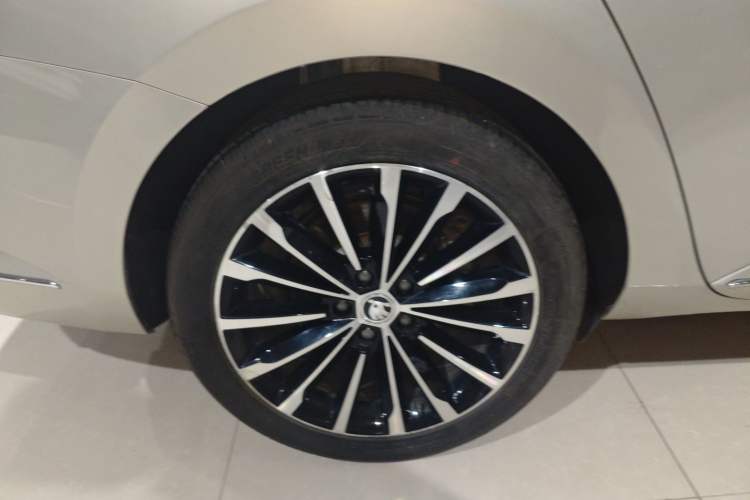 Used Skoda Superb 2018 TSI280 DSG Comfort Edition China V Standard Right Rear Wheel Hub