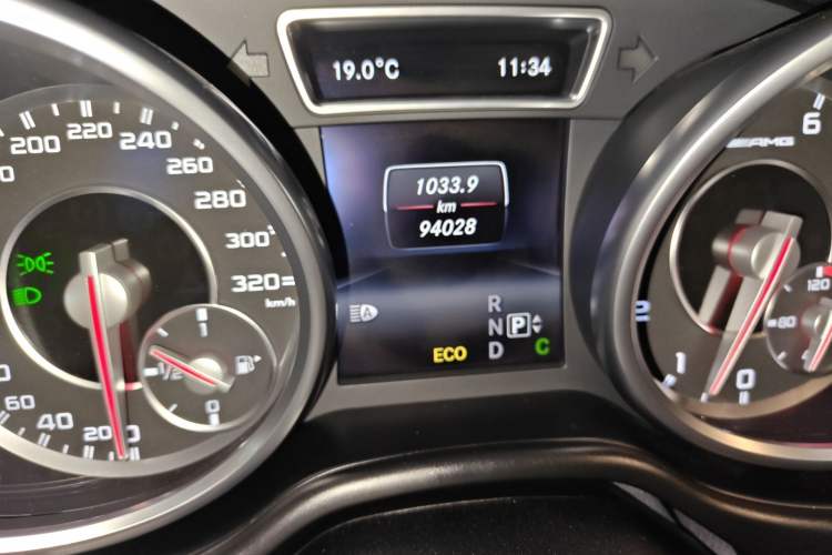 Used Mercedes-Benz GL-Class AMG 2014 AMG GL 63 Odometer Close Up