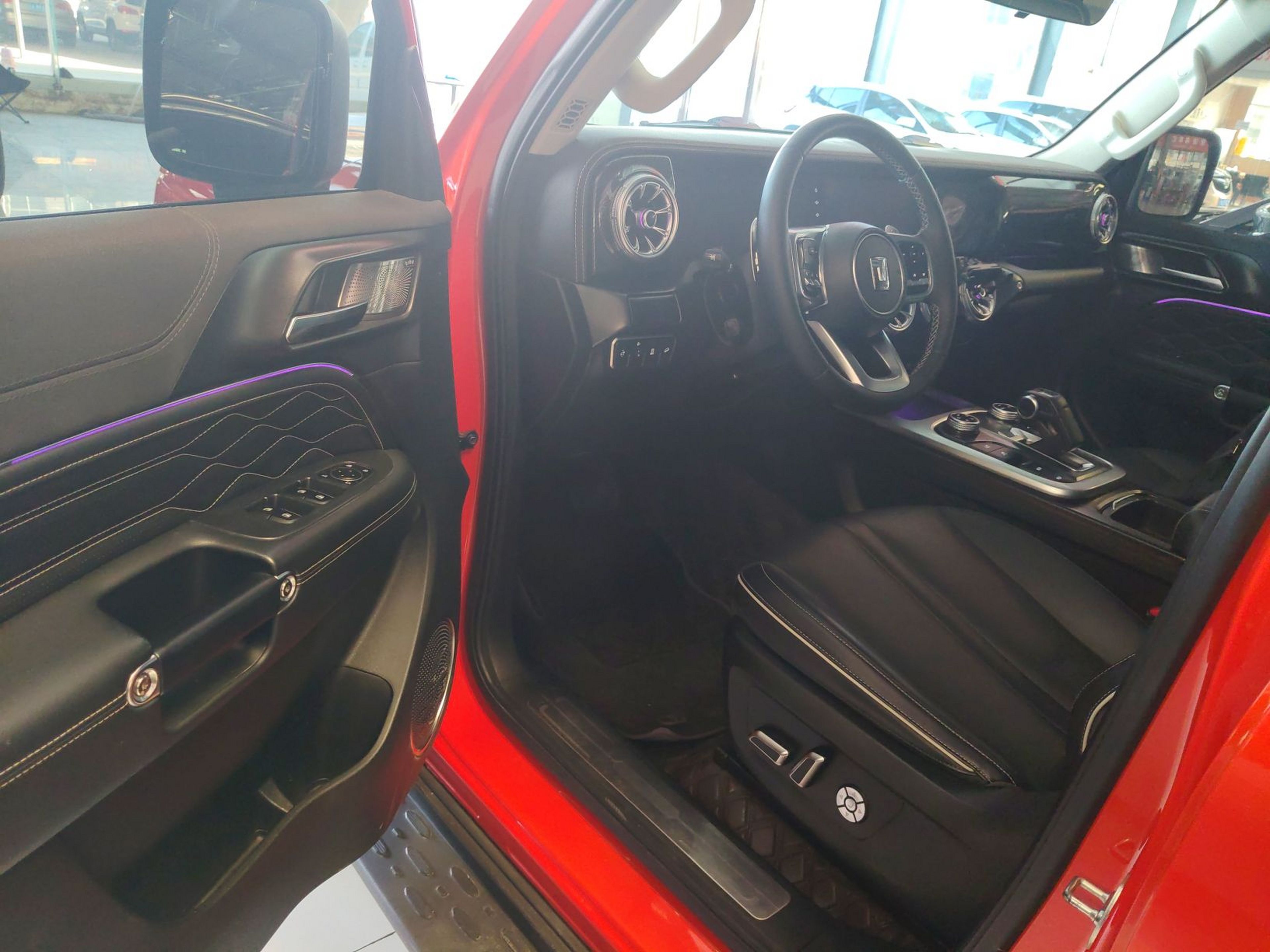 المقاعد الأمامية داخل السيارة