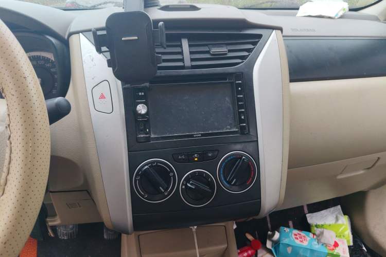 Used Venucia D50 2013 1.6L Manual Fashion Edition Audio And AC Panel