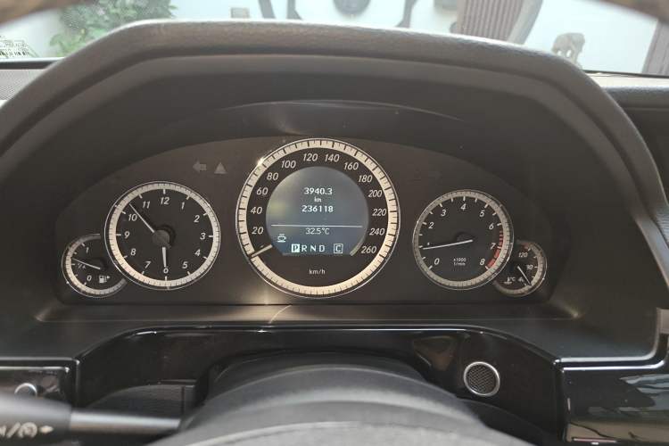 Used Mercedes-Benz E-Class 2010 E 260 CGI Fashion Model