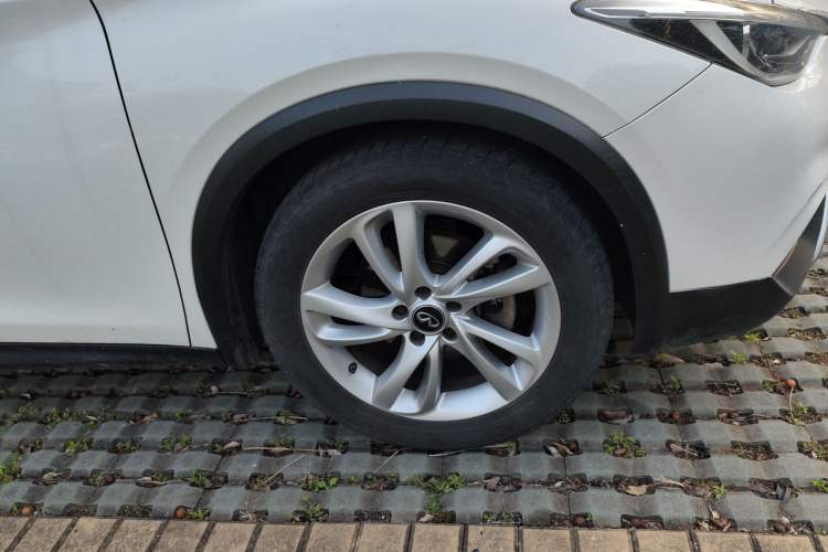 Used Infiniti QX30 2017 1.6T Two-Wheel-Drive Sport Edition