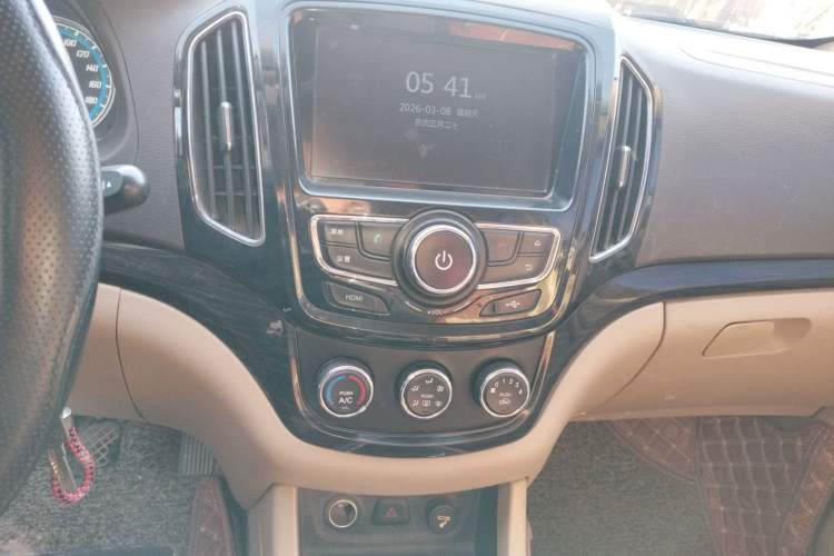 Used Baojun 730 2014 1.5L manual Comfort ESP version 7 seats
