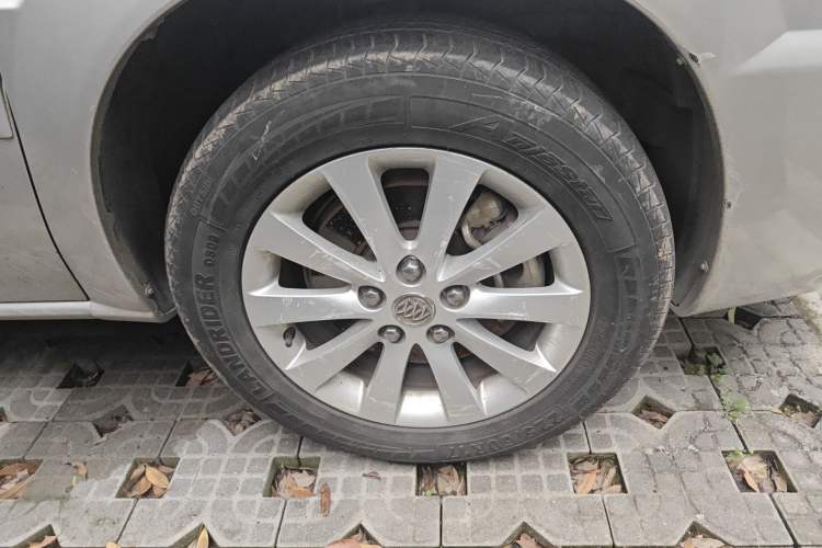 Used Buick GL8 2012 2.4L BASE Comfort Edition
