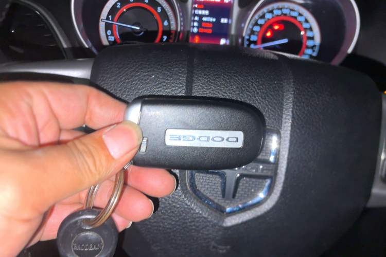 Used Dodge Journey 2013 2.4L Two-Wheel Drive Luxury Version