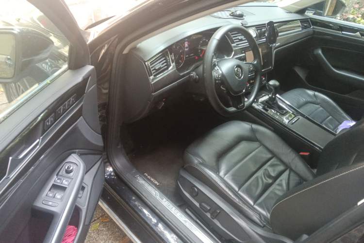 Used Volkswagen Phideon 2018 Revised Version 380TSI Two-Wheel Drive Business Edition
