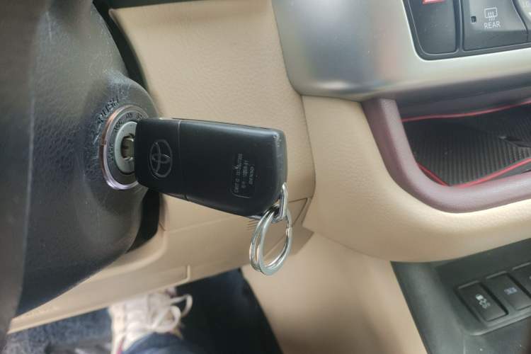 Used Toyota Highlander 2015 2.0T Four-Wheel Drive Elite Edition 7-Seater Vehicle Key