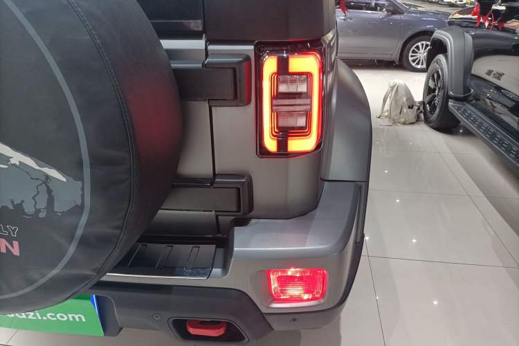 Used BAIC Off-Road BJ40 2023 2.0T Automatic Four-Wheel Drive Ring of the Tower Champion Edition