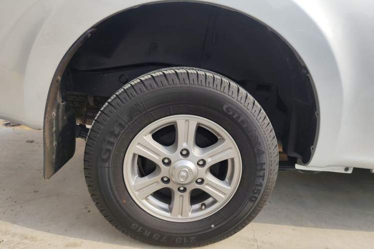 Used Great Wall Wingle 5 2023 "Dry Meal" Version 1.5T Gasoline Two-Wheel-Drive Advanced Large Double Right Rear Wheel Hub