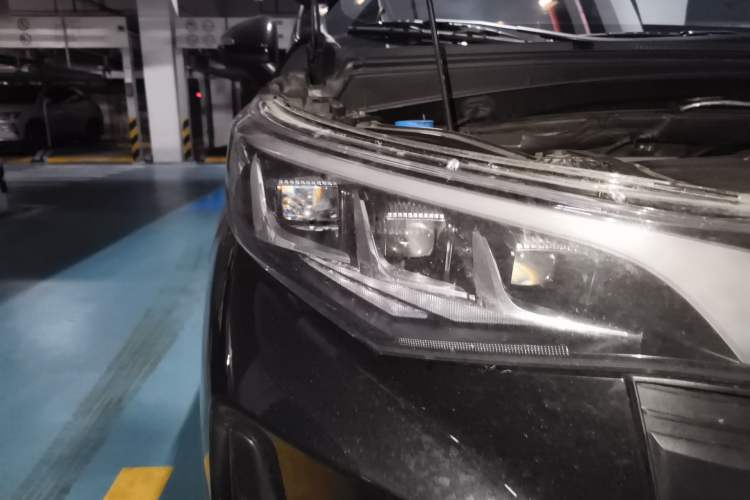 Used GAC Trumpchi M6 2023 PRO 270T DCT Luxury Edition Right Front Headlight