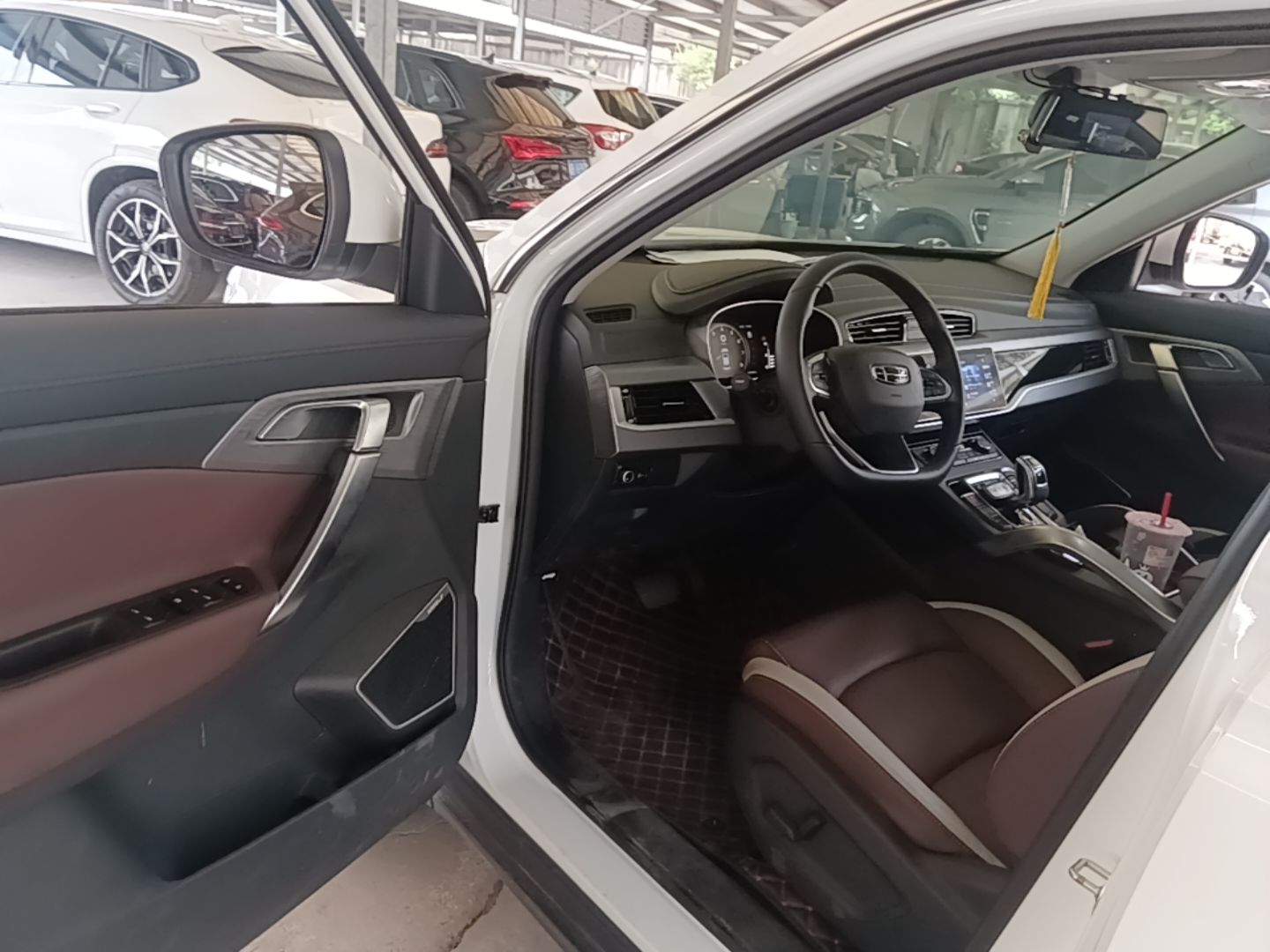 Geely Auto Emgrand X7 Sport 2022 1.8TD DCT Zhiya Trim — снимка 18