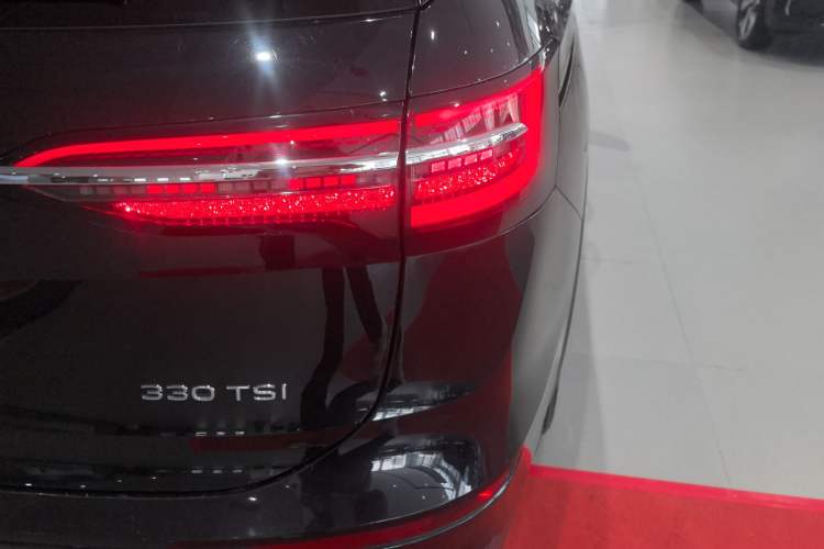 Used Volkswagen Viloran 2024 330TSI Luxury Edition
