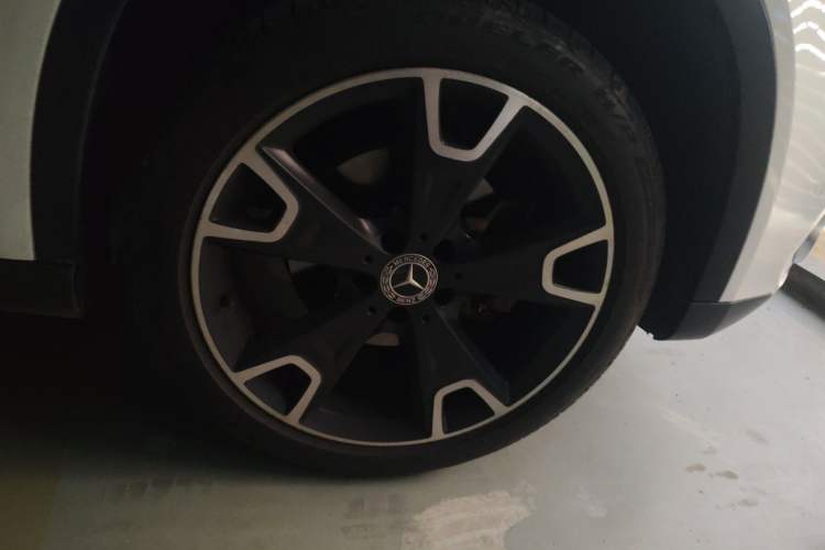 Used Mercedes-Benz GLA 2017 GLA 220 4MATIC Fashion Model Right Front Wheel Hub