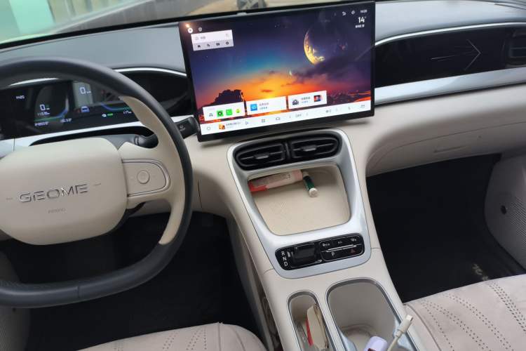 Used Geely Galaxy Geome 2025 310km Dream Edition Audio And AC Panel