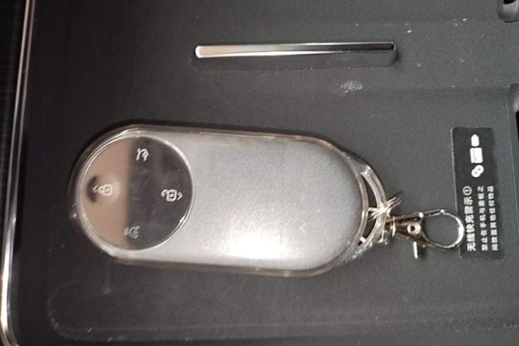 Used Hima AITO M8 2025 Extended-Range Ultra Version 53.4 kWh 6-Seater Edition Interior 1