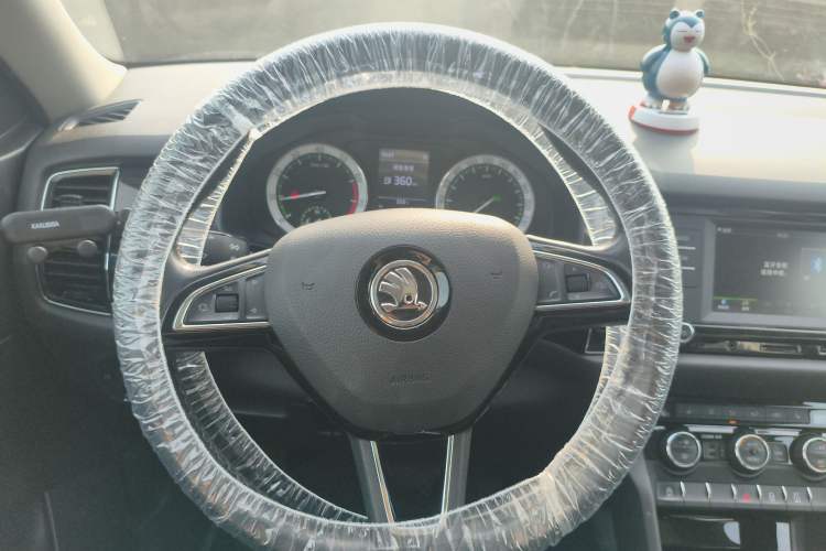 Used Skoda Kodiaq 2017 TSI330 7-Seater Two-Wheel-Drive Luxury Edition Steering Wheel