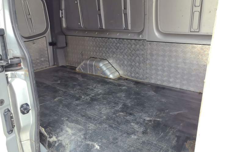 Used Foton Toano 2020 2.5T Manual Transmission Tongtu Long Wheelbase Mid-Roof 3-Seat 4J25TC3 Left Rear Seat