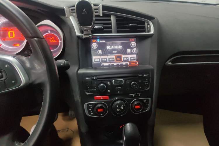 Used Citroen C4L 2014 1.8L Intelligent Drive Automatic Dynamic Model Audio And AC Panel