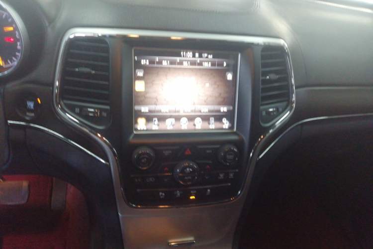 Used Jeep Grand Cherokee 2015 3.6L Luxury Navigation Edition Audio And AC Panel