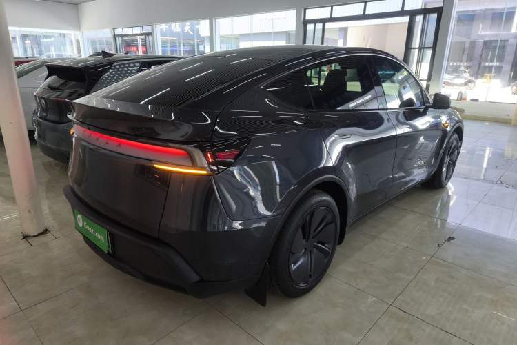 Used Tesla Model Y 2025 Rear-Wheel-Drive Version
