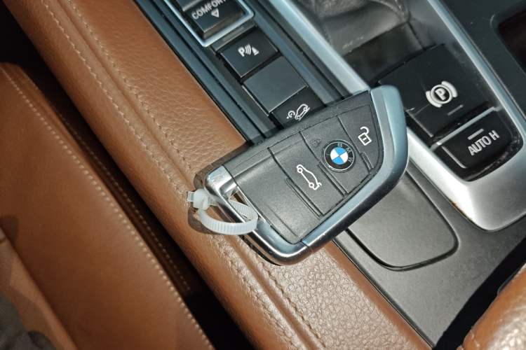 Used BMW X6 2015 xDrive35i Leading Model Interior 1