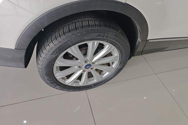 Used Ford Kuga 2017 EcoBoost 180 Two-Wheel-Drive Luxury Wing Edition
