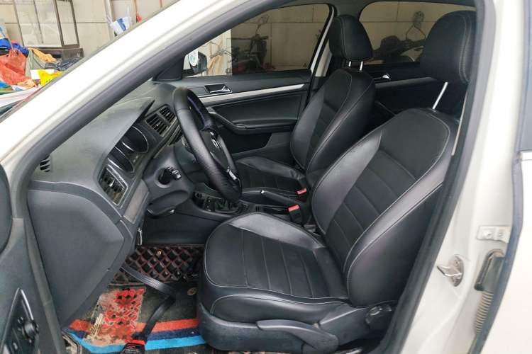 Used Volkswagen Lavida 2017 1.6L Manual Comfort Edition Left Front Seat