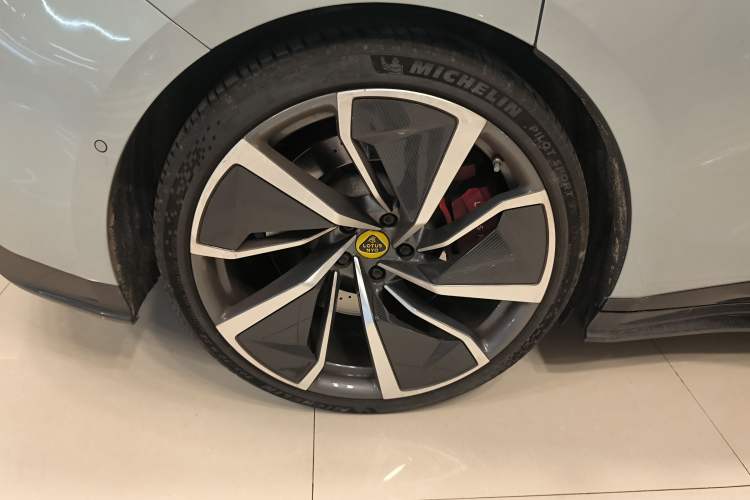 Used Lotus EMEYA 2024 EMEYA R+
