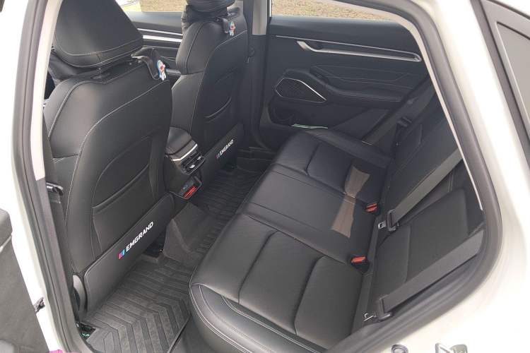 Used Geely Auto Emgrand 2023 4th Generation Champion Edition 1.5L CVT Prestige Model
