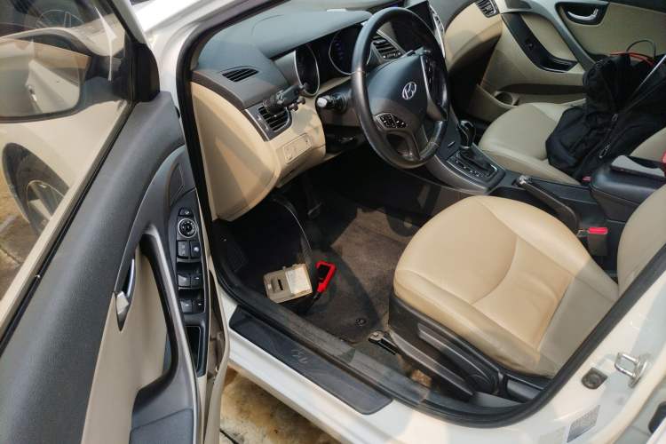 Used Hyundai Elantra (5th Generation / Langdong) 2015 1.6L Automatic Luxury Model Driver Seat