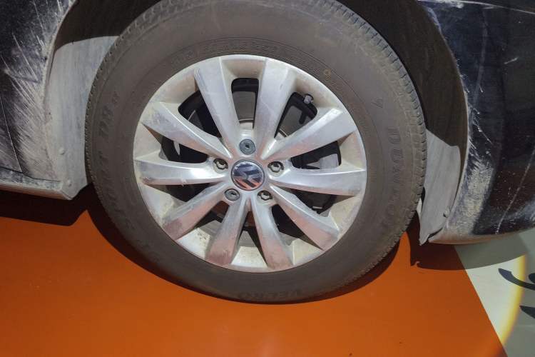 Used Volkswagen Passat 2011 1.8 TSI DSG Prestige Edition Right Front Wheel Hub