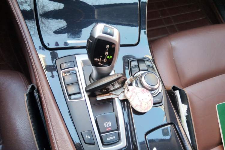 Used BMW 5 Series 2014 520Li Elegant Model
