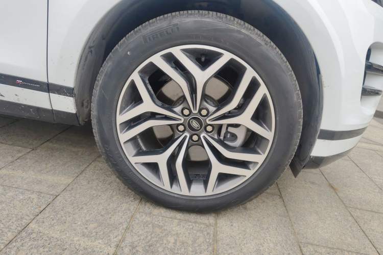 Used Land Rover Range Evoque 2021 Range Rover Velar 249 PS R-Dynamic S Performance Edition Right Front Wheel Hub