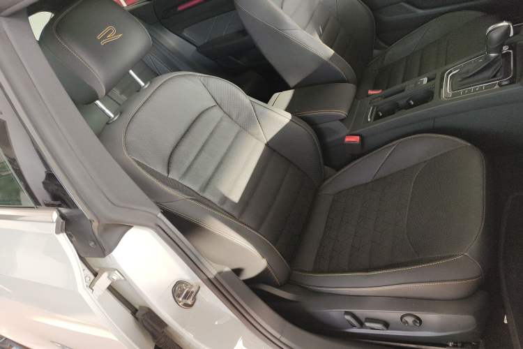 Used Volkswagen FAW-Volkswagen CC 2024 380TSI Striking Edition Right Front Seat